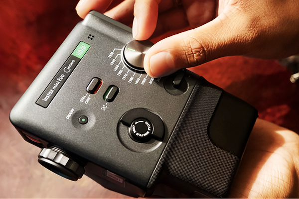 「instax mini Evo Cinema」発表