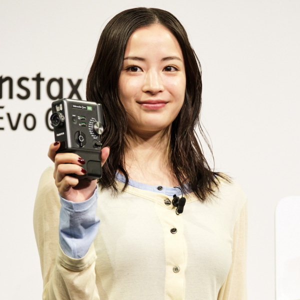 「instax mini Evo Cinema」発表