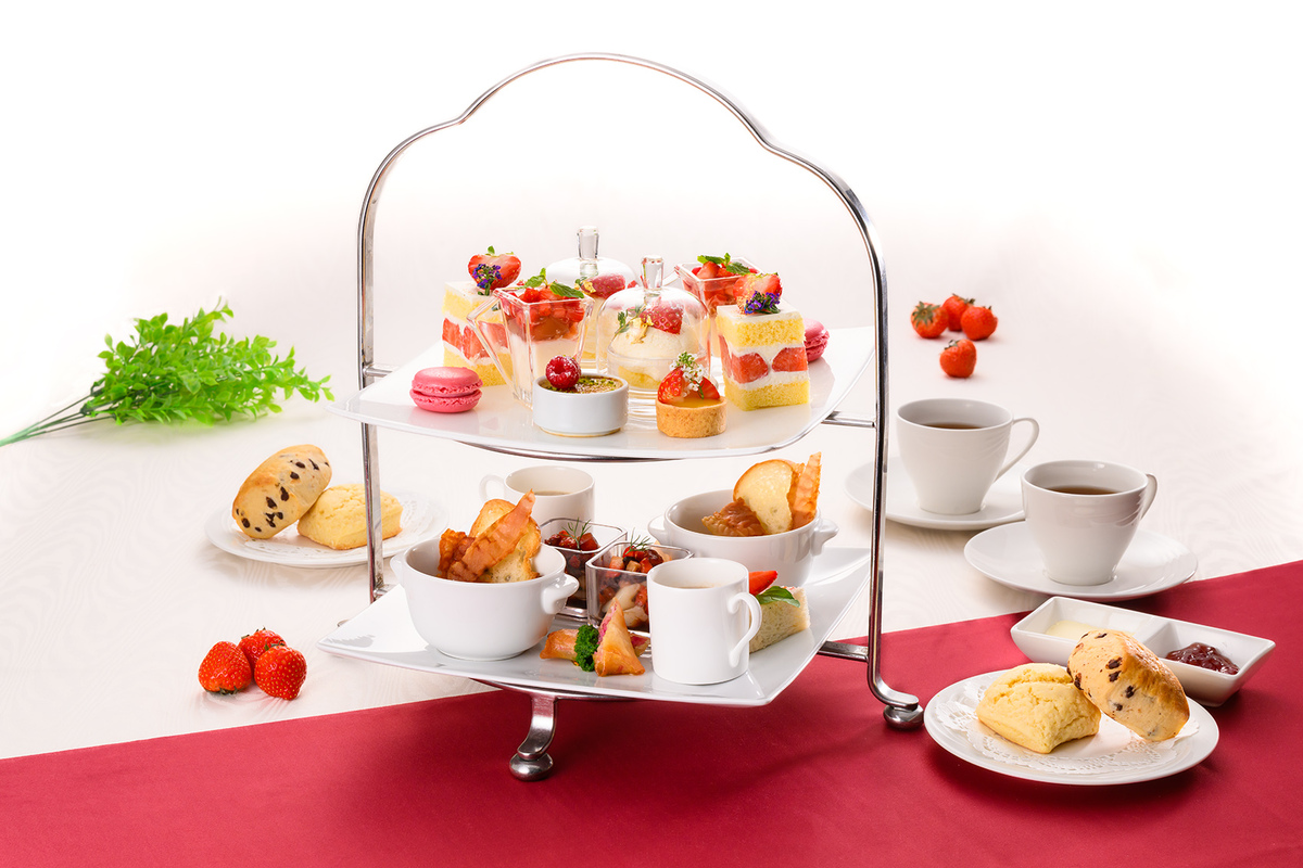 丸ノ内ホテルの「ポム・ダダン アフタヌーンティー －苺を味わう甘美なひととき－」