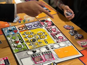 【3/3展示】ゲームを活用した体験型研修で、マネジメントや問題解決などを実践的に学べるプログラムを提供