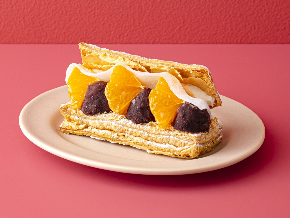 「ゆーパイむ」の「コッペパイ（みかん大福）」