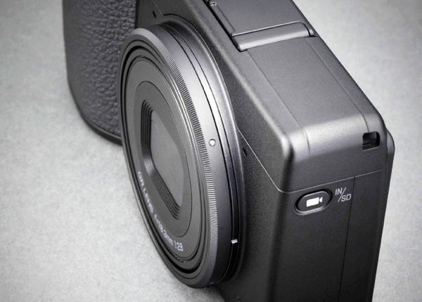 「GRIV Monochrome」発売