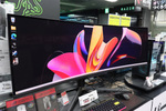 横、デカすぎ。視界を覆うような49型・32:9比のゲーミングディスプレー：ソフマップ なんば店