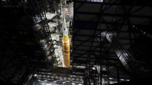 人類は再び「月」へ。54年ぶりの挑戦──NASA「アルテミス2」が発射準備へ