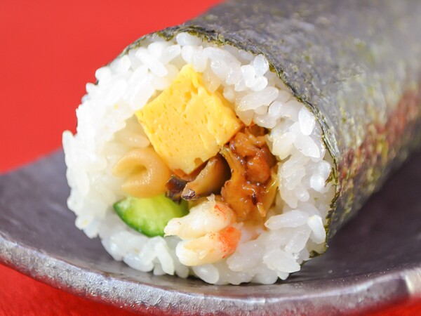 「TOUBEI」の「浜名湖産クイーンうなぎ恵方巻」