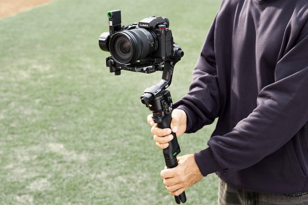 プロ用カメラ・スタビライザー「DJI RS5」発表