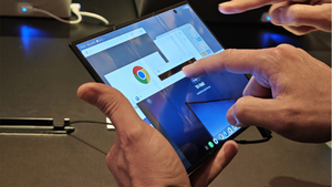 広げれば10インチ超え！ 「Galaxy Z TriFold」が提示するPC不要の未来図
