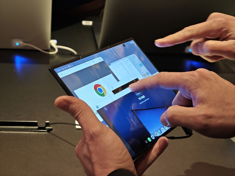 広げれば10インチ超え！ 「Galaxy Z TriFold」が提示するPC不要の未来