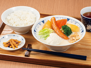 「シチューはおかずか？」論争に終止符！　 ごちとん「クリームシチュー豚汁」の満足度、疑う余地なし！