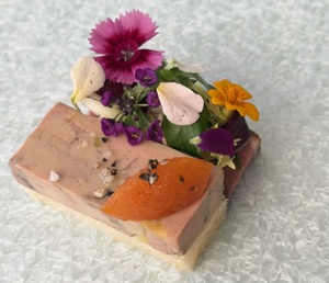  ひと口でこれまでの常識が覆される！ そのままでも十分美味しい「あんぽ柿」、世界のミクニがフレンチの高みへ