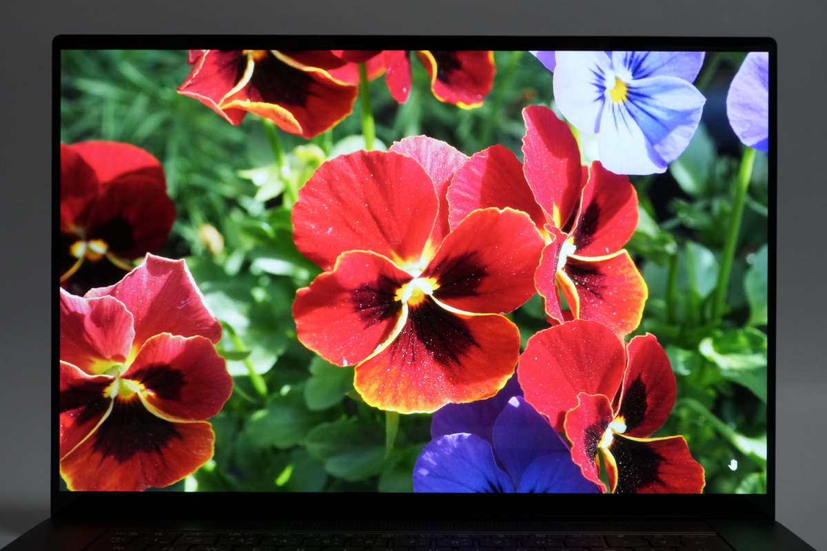 「AMD Ryzen AI 400」搭載「Zenbook S16」（UM5606GA）実機レビュー