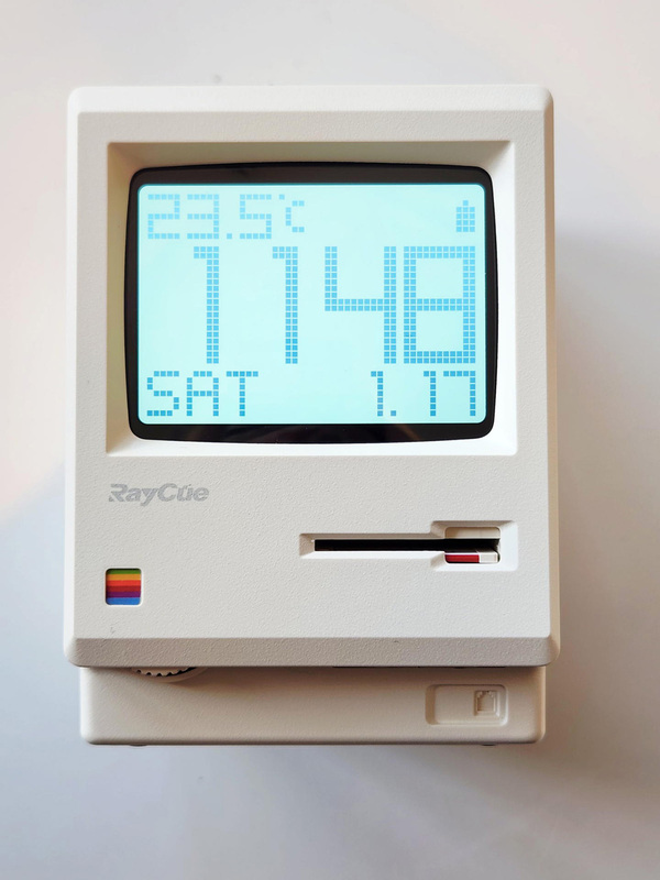 筆者も愛用した往年のMacをオマージュした置き時計を衝動買い