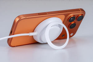 iPhone 17時代の必携アイテム！25W MagSafe対応の急速充電器「Belkin UltraCharge マグネットチャージャー25W」レビュー