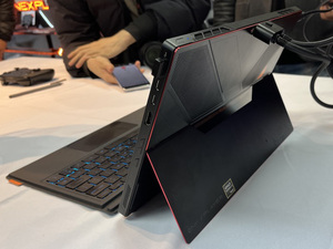 ロマンの塊でしかない2-in-1ゲーミングPC「OneXPlayer Super X」