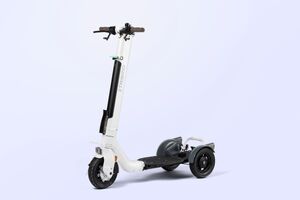 【3/3展示】日常や観光地、業務現場での移動支援など活用広がる、立ち乗り三輪モビリティ「ストリーモ」