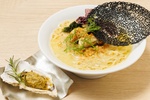 鶏白湯×カキの濃厚な旨味が溶け合う！札幌「中華そば 色即是空」が贈る斬新な洋風魚介麺