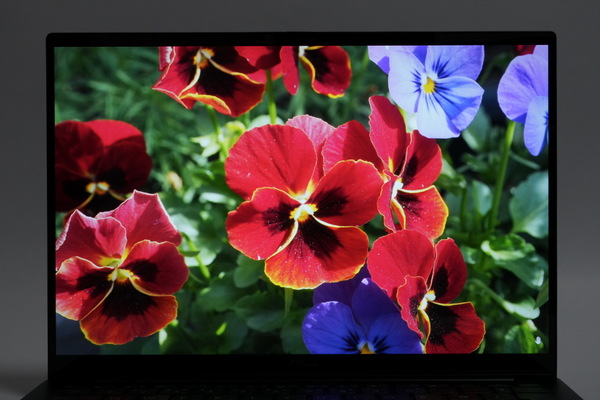 「Ryzen AI 400」と「Core Ultra 3」速度比較