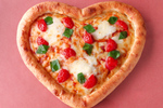 かわいすぎ！「ハートピザ」が今年も　王道マルゲリータ＆とろ～りチーズハニーの2種