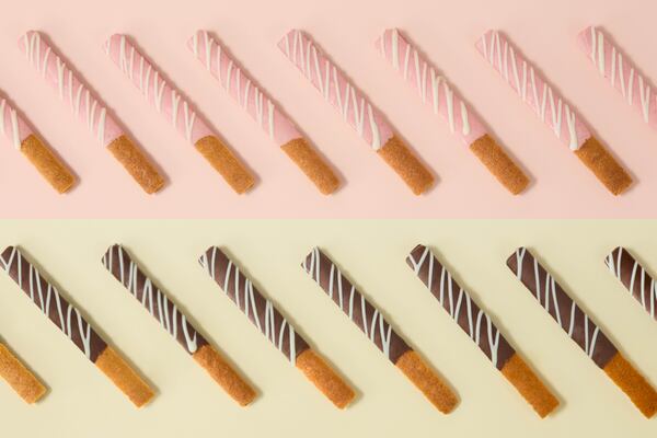 「東京ショコラファクトリー東京駅HANAGATAYA中央通路店」の「バウムスティック」