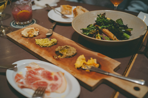 パンが美味しいビストロは料理も絶対に外さない！　焼いた野菜の甘みから違う丸の内の本格「石窯ビストロ」