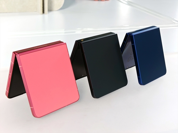 折りたたみスマホ