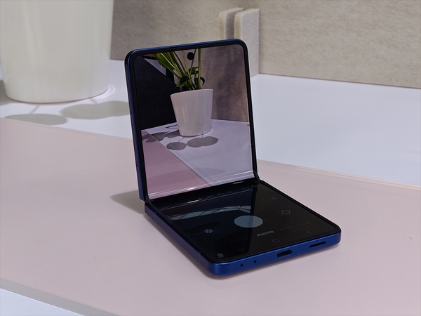 折りたたみスマホ