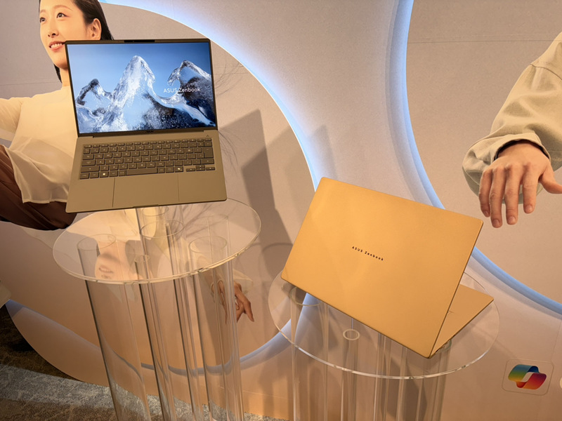 ASUS、日本限定の超軽量ノート「Zenbook SORA」第2世代を発表 16型で