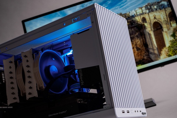 小さくて高性能」なゲーミングPCが現実に！26.3LでRyzen 7