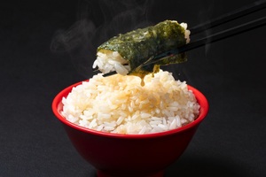 ライス無料、海苔増量に！「究極家系めし」をお得楽しめる「12周年祭」を逃すな 