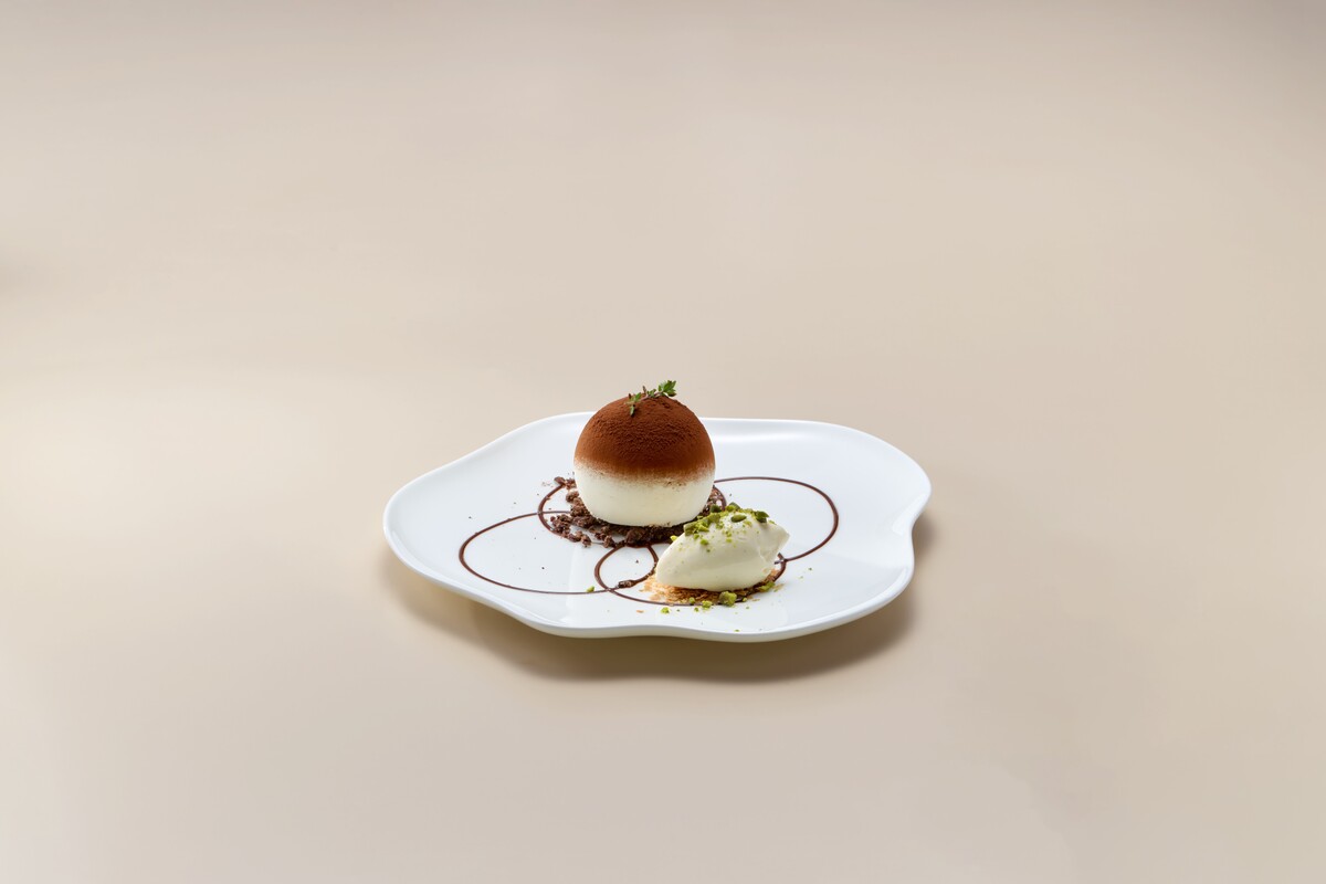 「治一郎 KITTE丸の内店」の「ティラミス」