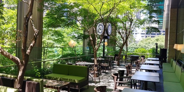 「東京ビアホール&ビアテラス14」のテラス席