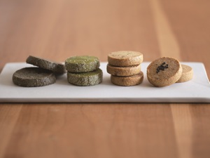 大人だけの秘密のおやつ、あの「茅乃舎だし」がクッキーに！