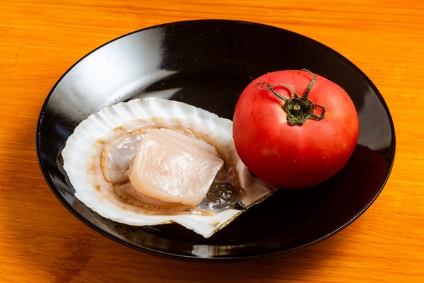 生ホタテと栃木産トマトを使用