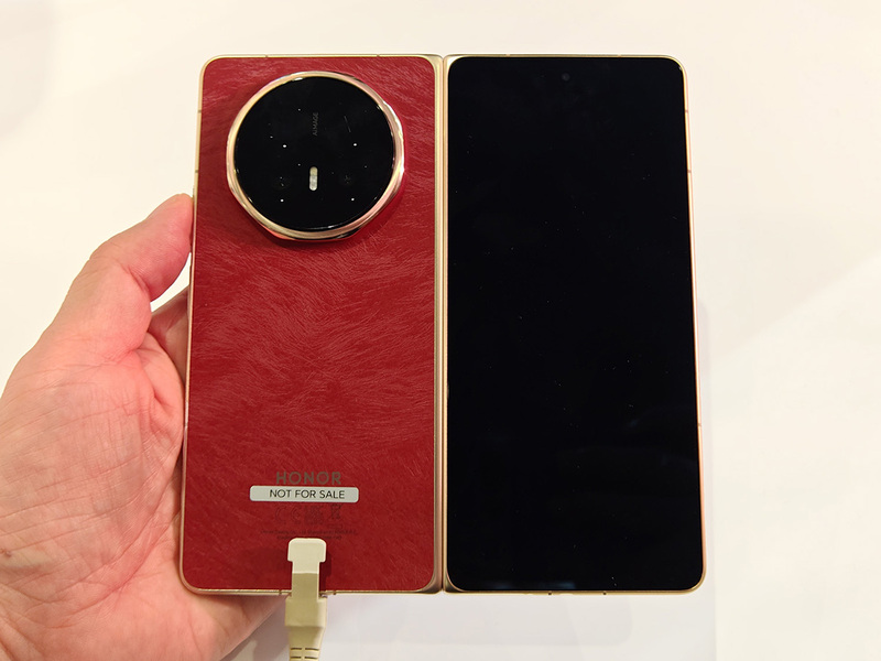 スマートフォン HONORが世界最薄8.75mmの折りたたみスマホ「Magic V6」 ジンバルスマホ
