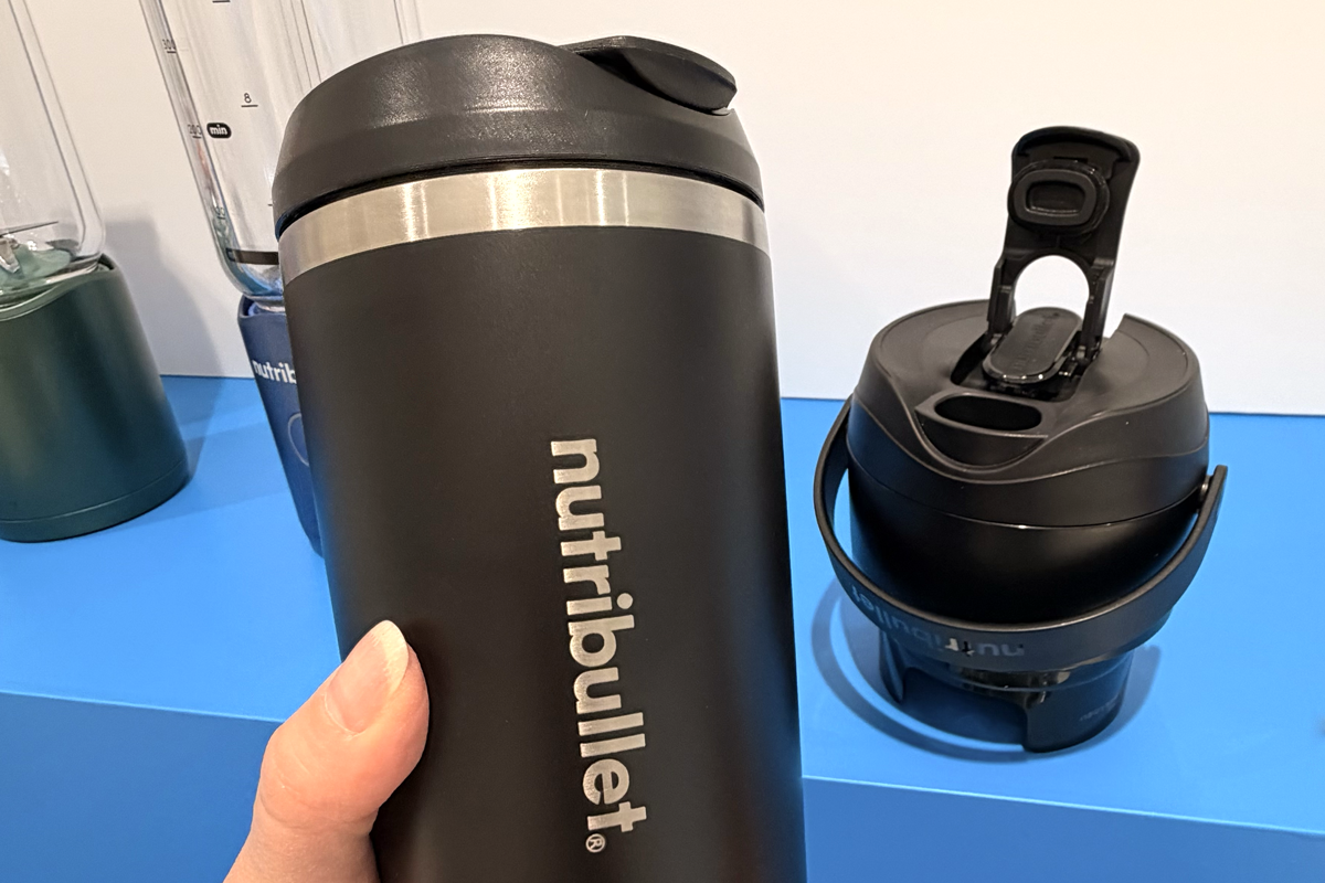 ASCII.jp：ガーッと回してそのまま飲めるブレンダー「nutribullet」が