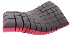 今の枕にモヤッとしている人へ。沈み込みを分散するキューブ構造の「無重力枕 The Cubes」が20％オフ