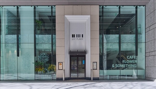 「imperfect MARUNOUCHI ROASTERY(インパーフェクト丸の内ロースタリー)」外観