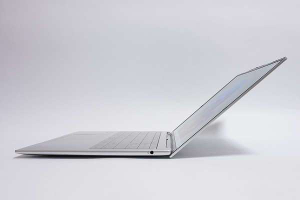 世界最軽量の16型モバイルノートAcer「Swift Air 16」実機レビュー