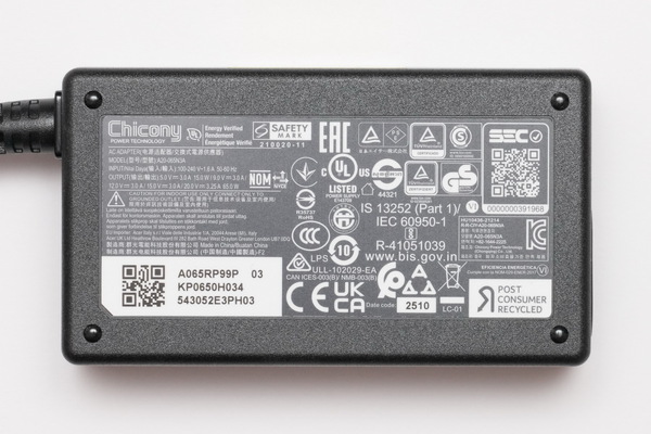 世界最軽量の16型モバイルノートAcer「Swift Air 16」実機レビュー