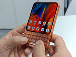 UnihertzのQWERTYキー付き小型スマホ「Titan 2 Elite」をMWC会場で発見　サブ機に良さそう