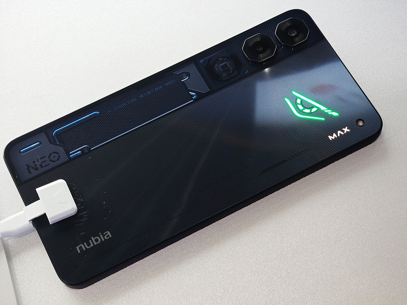ZTE傘下のnubiaが7.5型の“ファブレット”や空冷ファン入りとインパクト