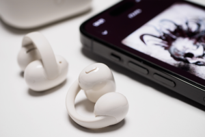 買って良かった！新作「イヤーカフ型」イヤホンの着け心地と重低音に大満足