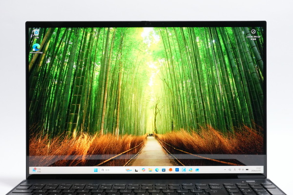 富士通初の16型Copilot+ PC「FMV A79-L1」実機レビュー