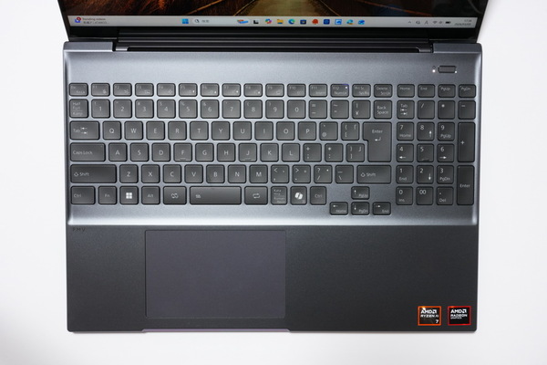 富士通初の16型Copilot+ PC「FMV A79-L1」実機レビュー