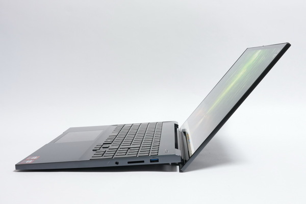 富士通初の16型Copilot+ PC「FMV A79-L1」実機レビュー