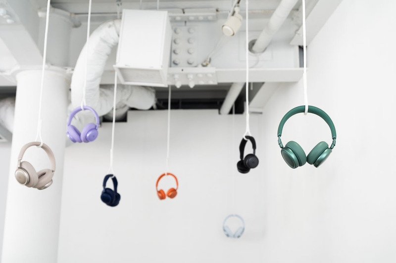 JBL、7年ぶり刷新の中核ヘッドホン「LIVE 780NC / 680NC」を公開