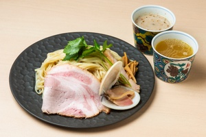 ハマグリと春野菜の2種のつけ汁に自家製麺がマッチ！ 埼玉・鳩山町に佇む名店「らぁ麺 花萌葱」で匠の技に感動 