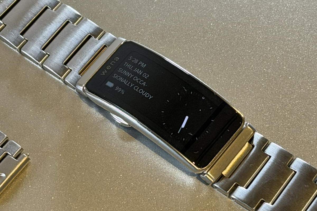 ASCII.jp：wena新章！ 世界最小スマートウォッチと機械式時計、3月20日