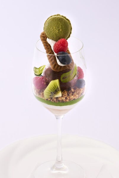 「スイス絵画の異才 カール・ヴァルザー 世紀末の昏き残照」展限定コラボパフェ