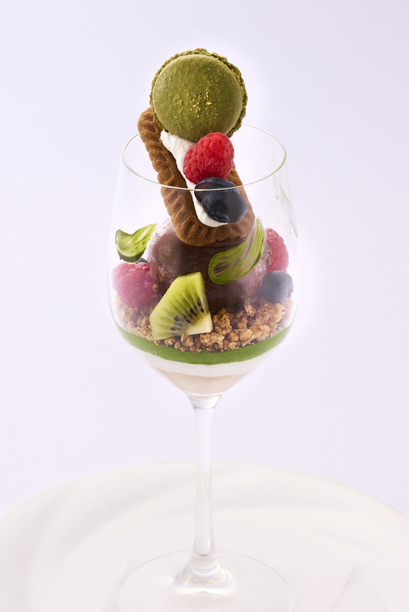 「スイス絵画の異才 カール・ヴァルザー 世紀末の昏き残照」展限定コラボパフェ